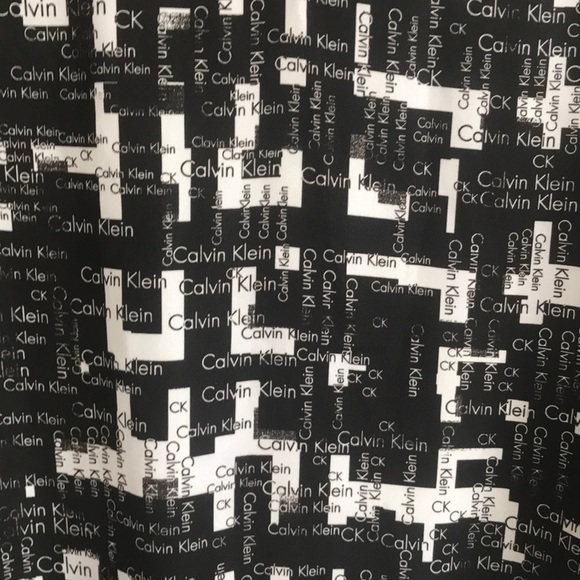 Calvin Klein Sweater - Picture 2 of 3